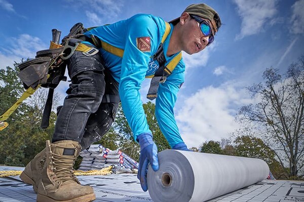 Contractor enrolled in GAF roofing contractor rewards program